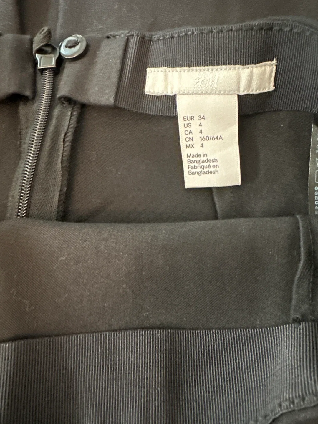 H&M Black Pencil Skirt - Size 4 image indicator(2)