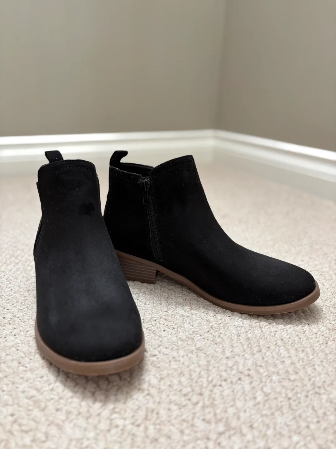Black Ankle Boots Size 9 (BRAND NEW) image indicator(3)