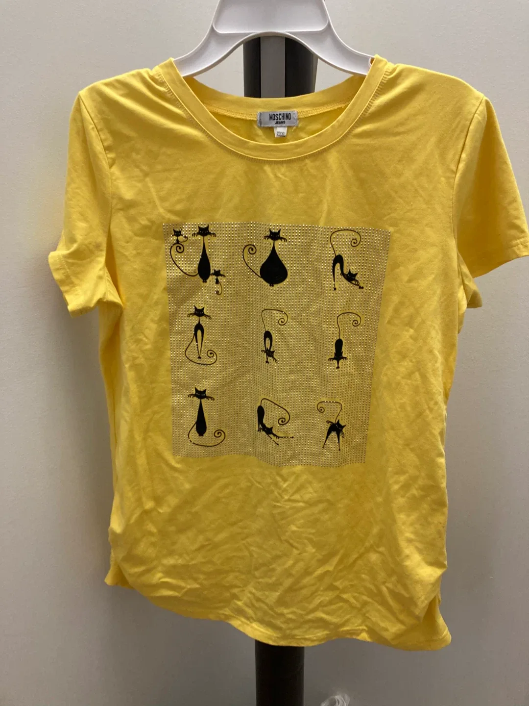 🆓 Women’s Yellow T-Shirt #freecycle thumbnail