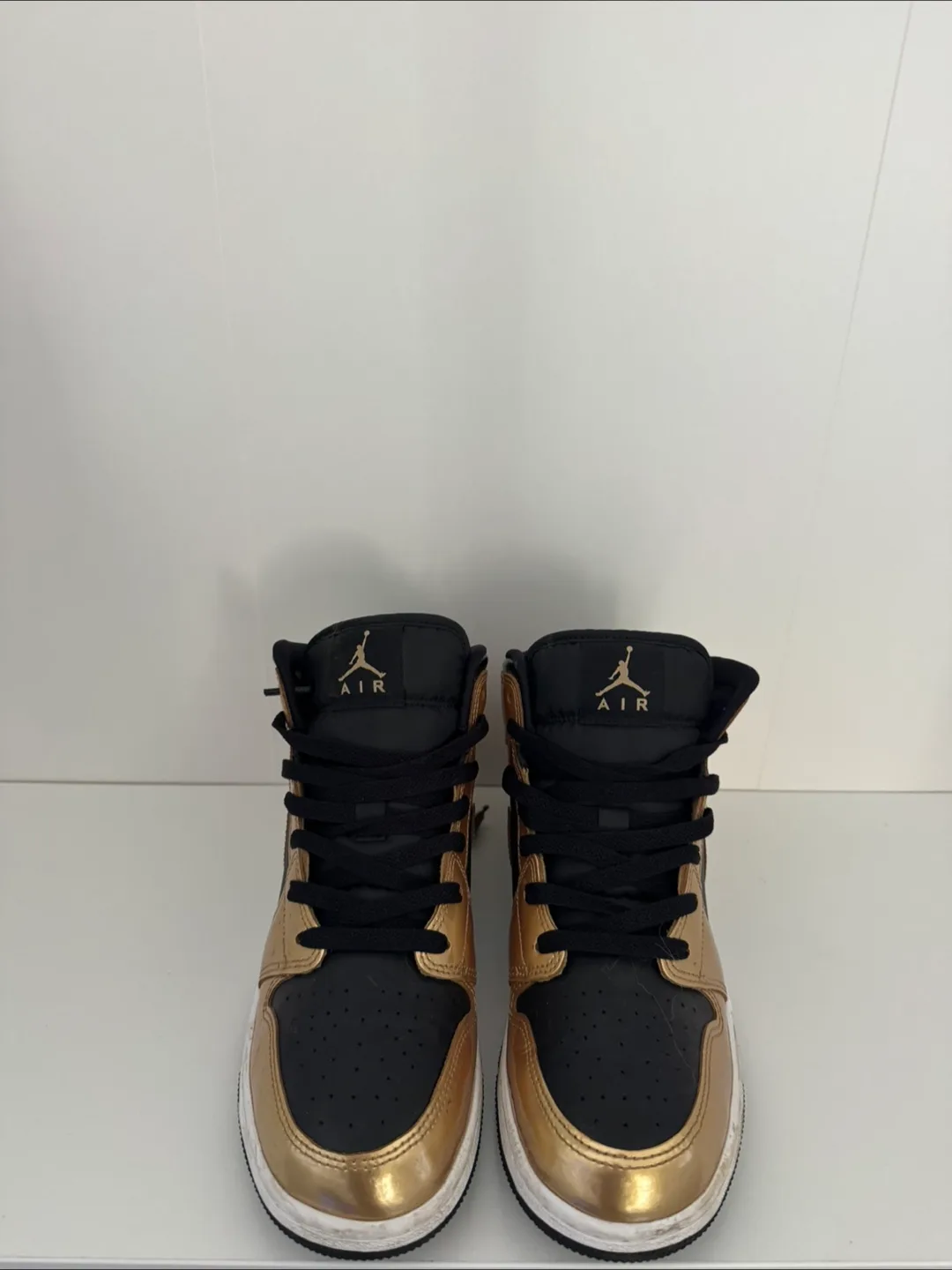Air Jordan 1 Mid Black/Gold thumbnail