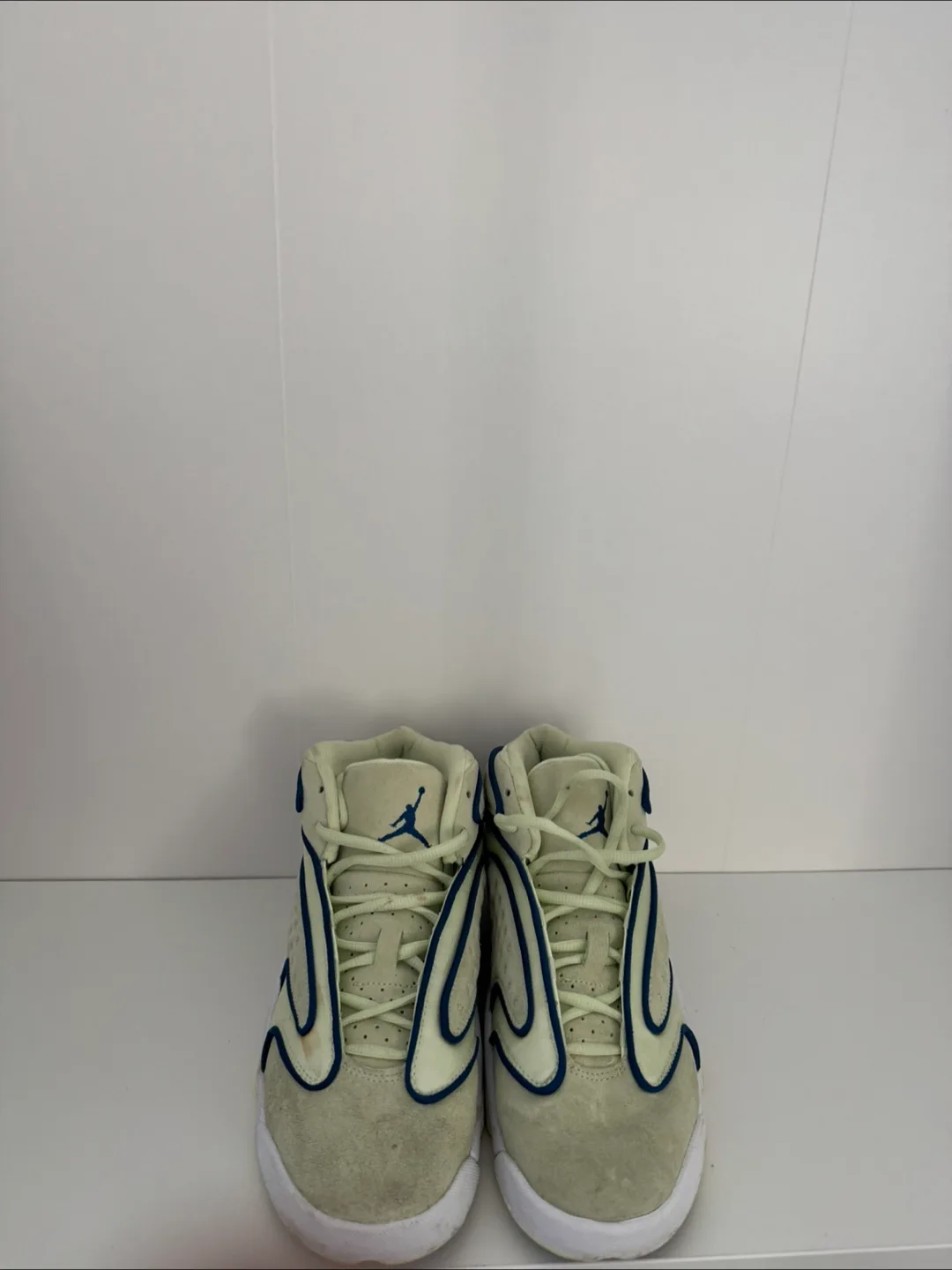 Jordan True Flight Sneakers thumbnail