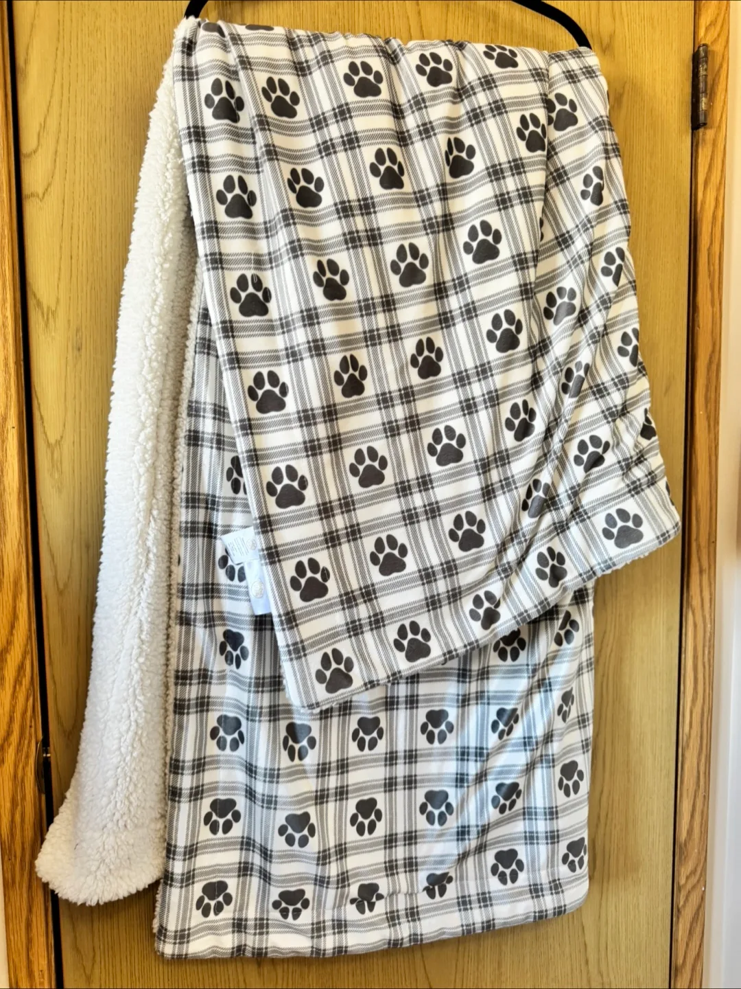 Paw Print Blanket by Winifred & Lily image indicator(3)