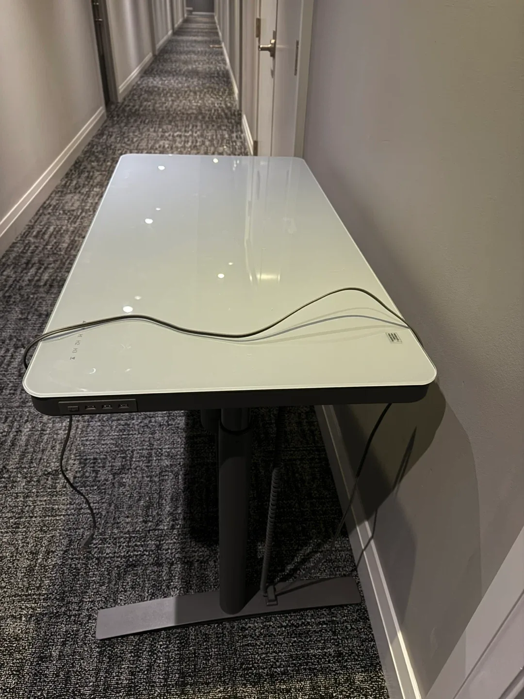 Costco Tresanti Geller 47″ Motorized Sit-Stand Desk – USB Ports thumbnail