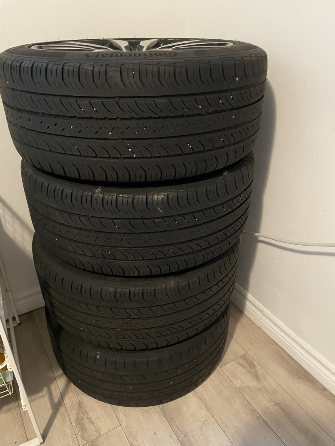 Chevrolet Rims with Continental Tires 18”(all season) - photo 2