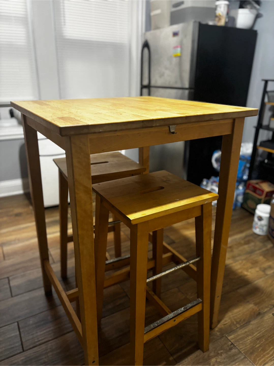 Wooden Table with 2 Stools - photo 3