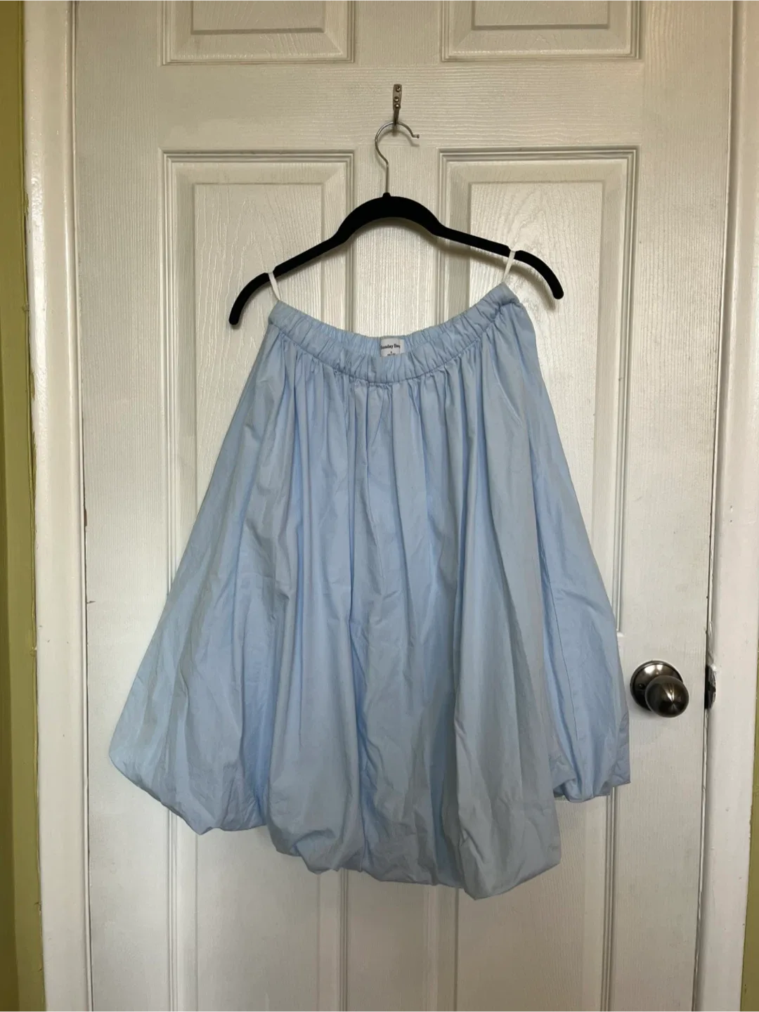 Sunday Best Aritzia Bubble Midi Skirt - Size S image indicator(2)