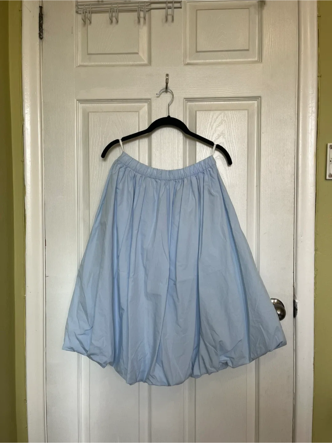 Sunday Best Aritzia Bubble Midi Skirt - Size S image indicator(3)