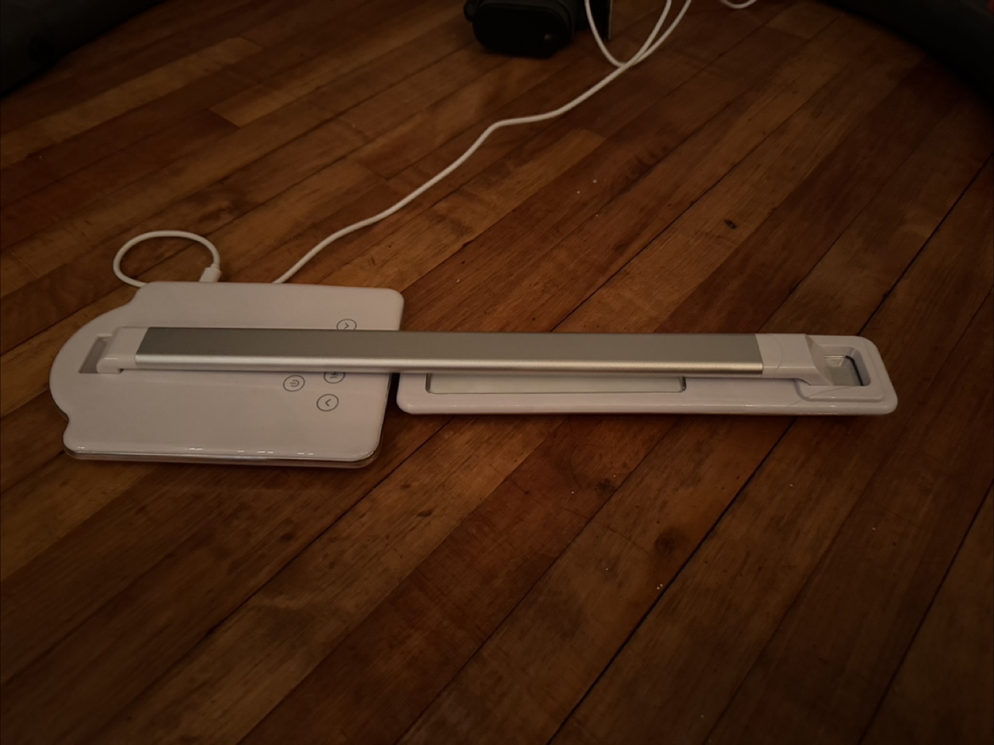 LED Desk Lamp - White - photo 4