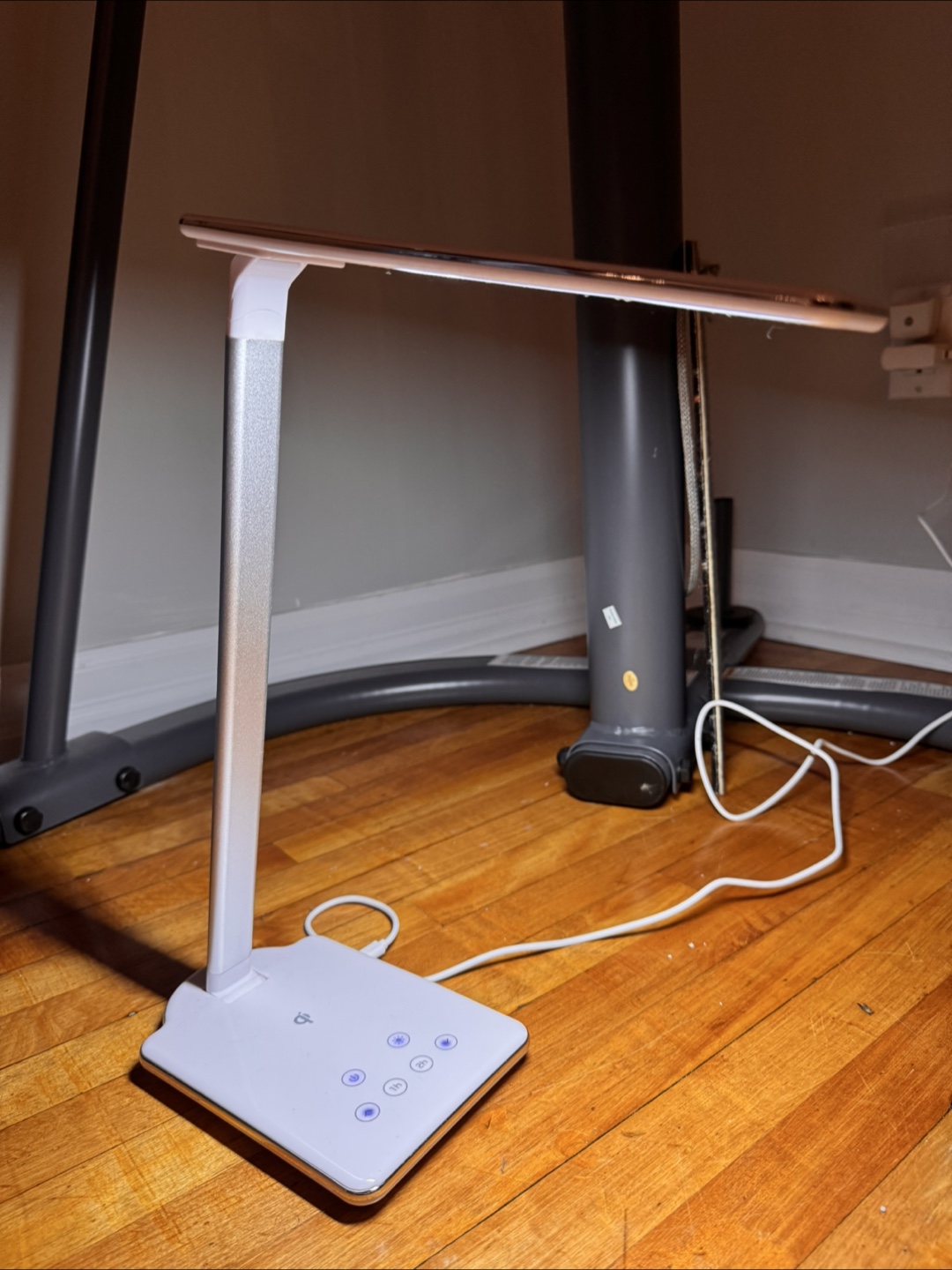 LED Desk Lamp - White - photo 2