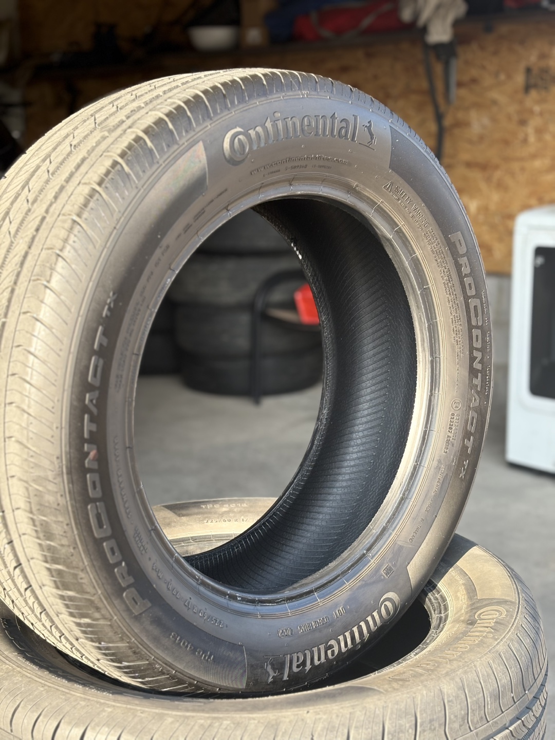 Continental ProContact TX 225/60R17 Tire Set - photo 2