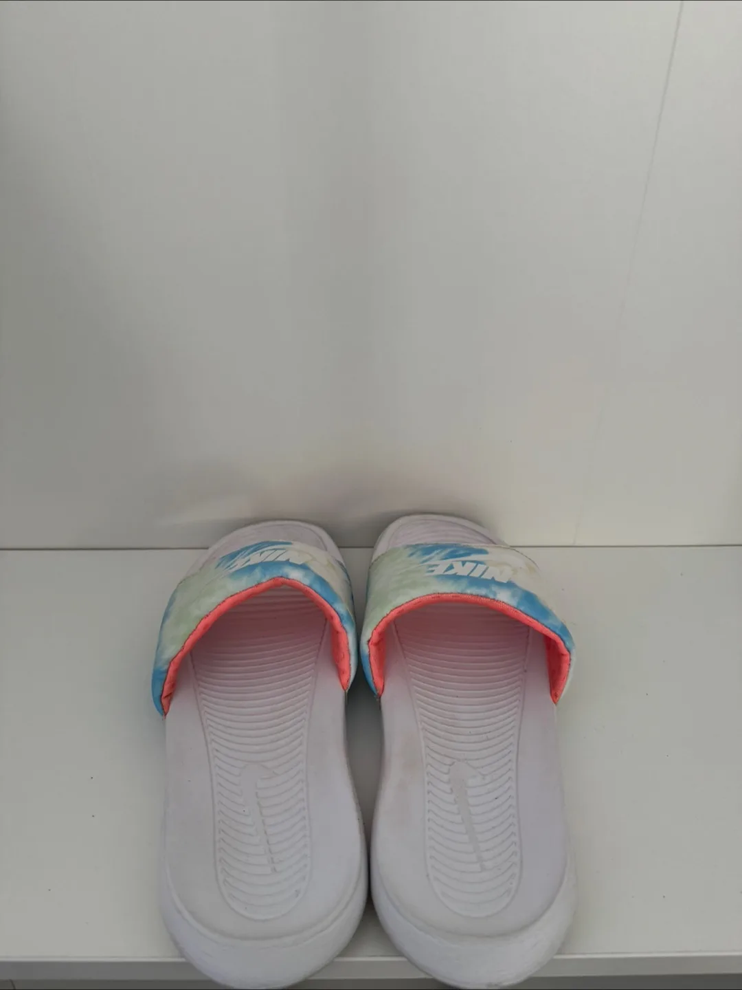 Nike Slides image indicator(3)