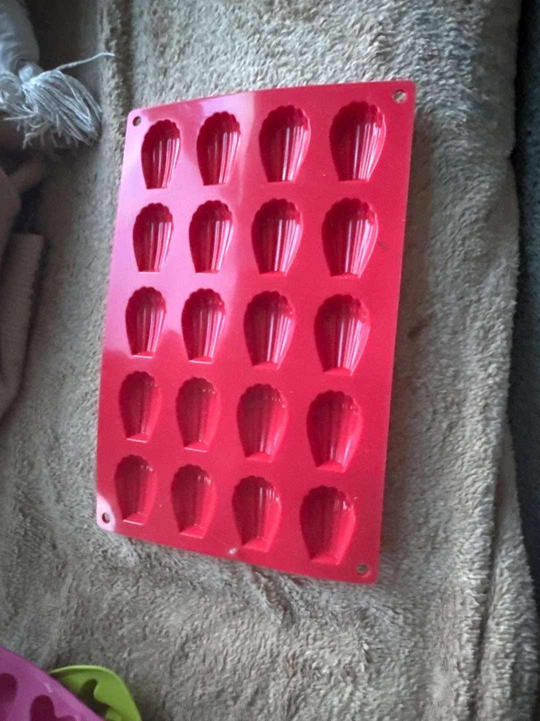 Red Silicone Madeleine Pan thumbnail