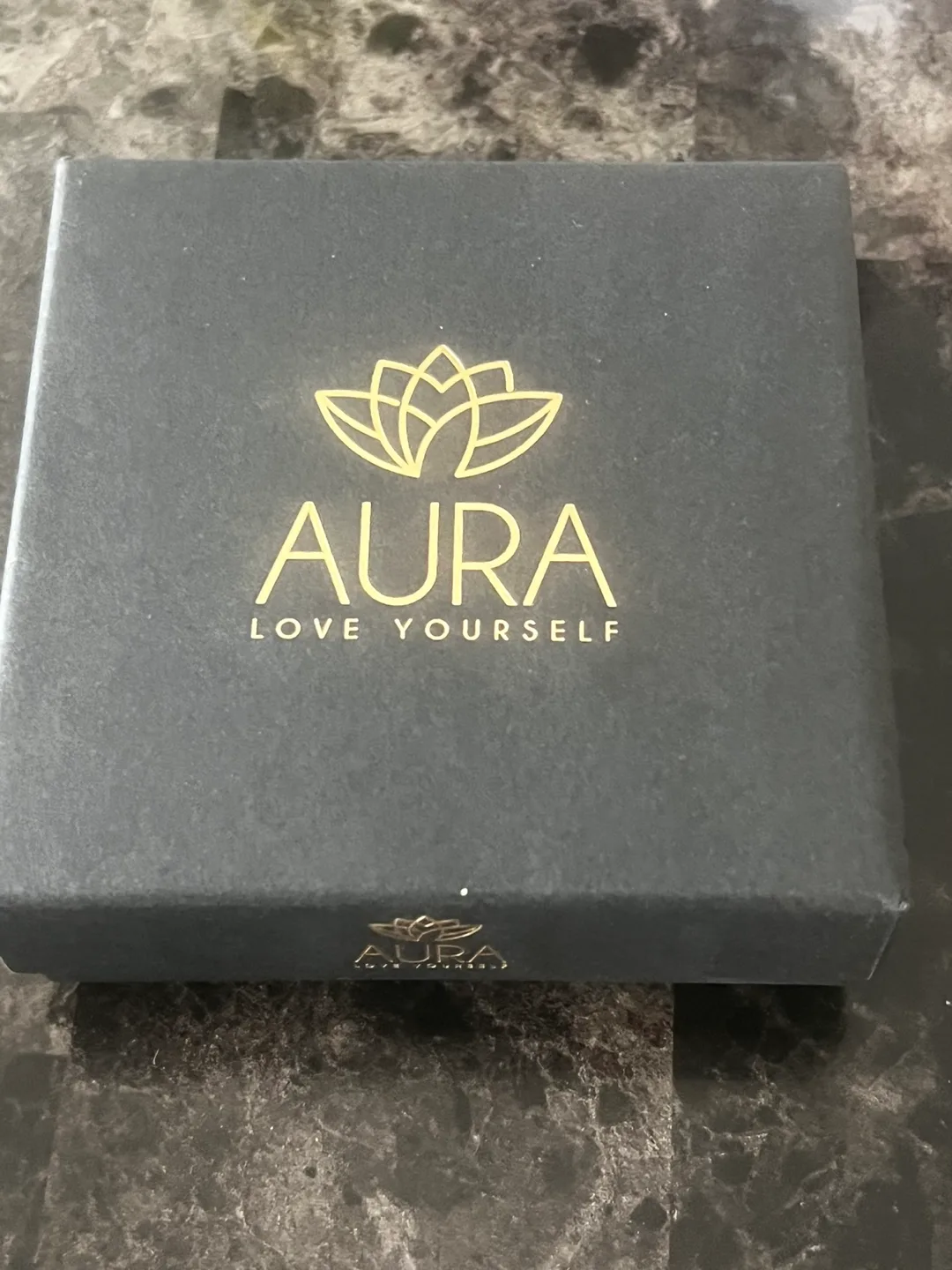 Aura Love Yourself Bracelet with Essential Oil image indicator(4)