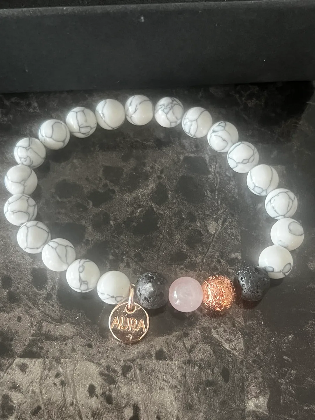 Aura Love Yourself Bracelet with Essential Oil image indicator(3)