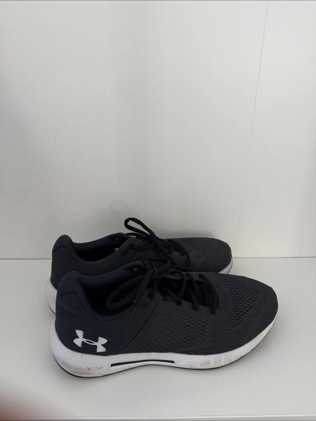 Under Armour Running Shoes - Black image indicator(2)