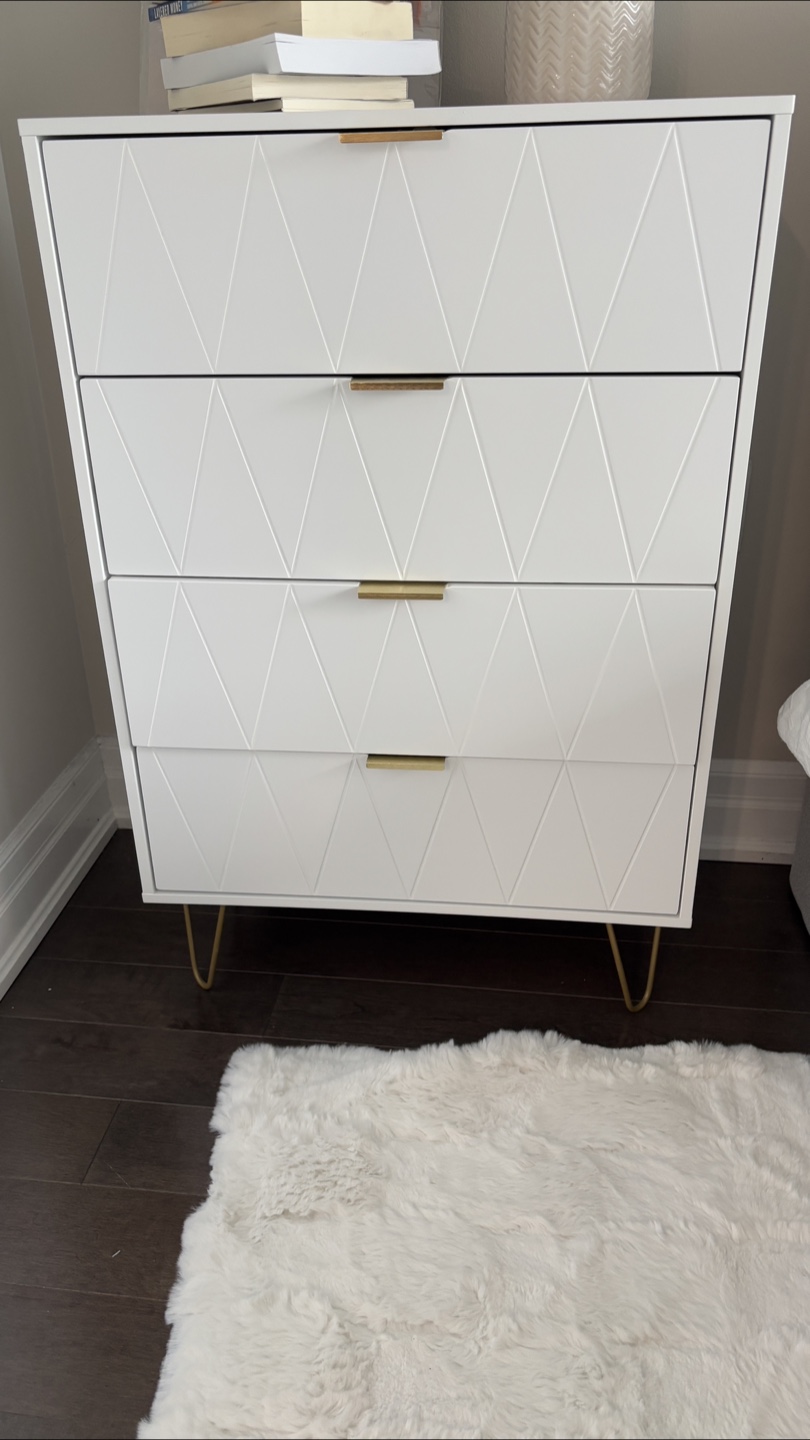 2 White 4-Drawer Chest Dresser (selling 2 units)