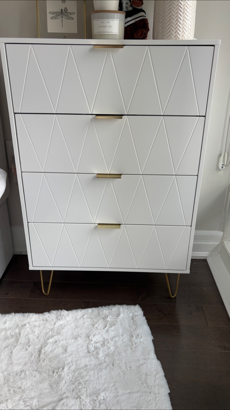 2 White 4-Drawer Chest Dresser (selling 2 units) - photo 2
