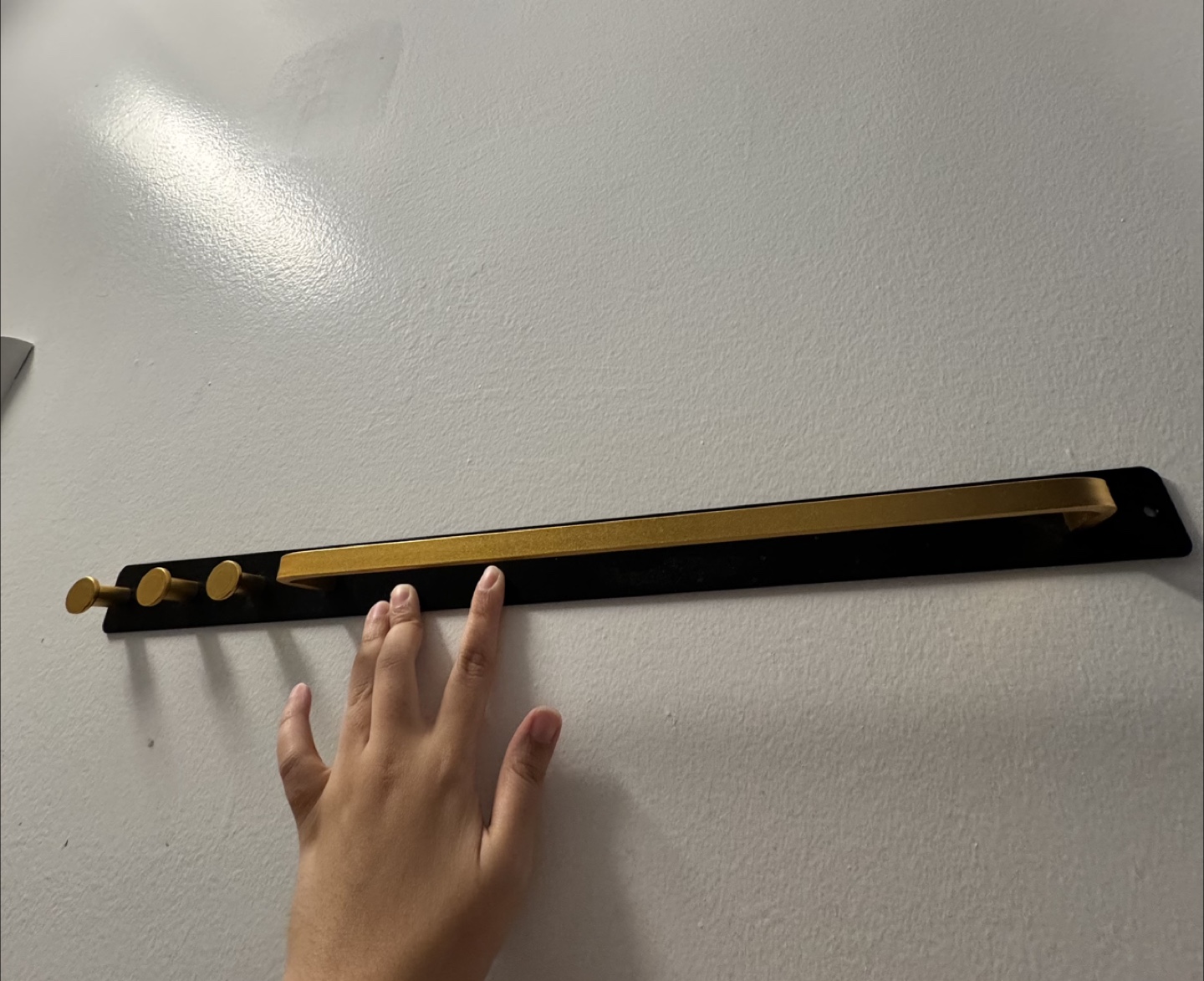 Towel rack / bathroom organizer