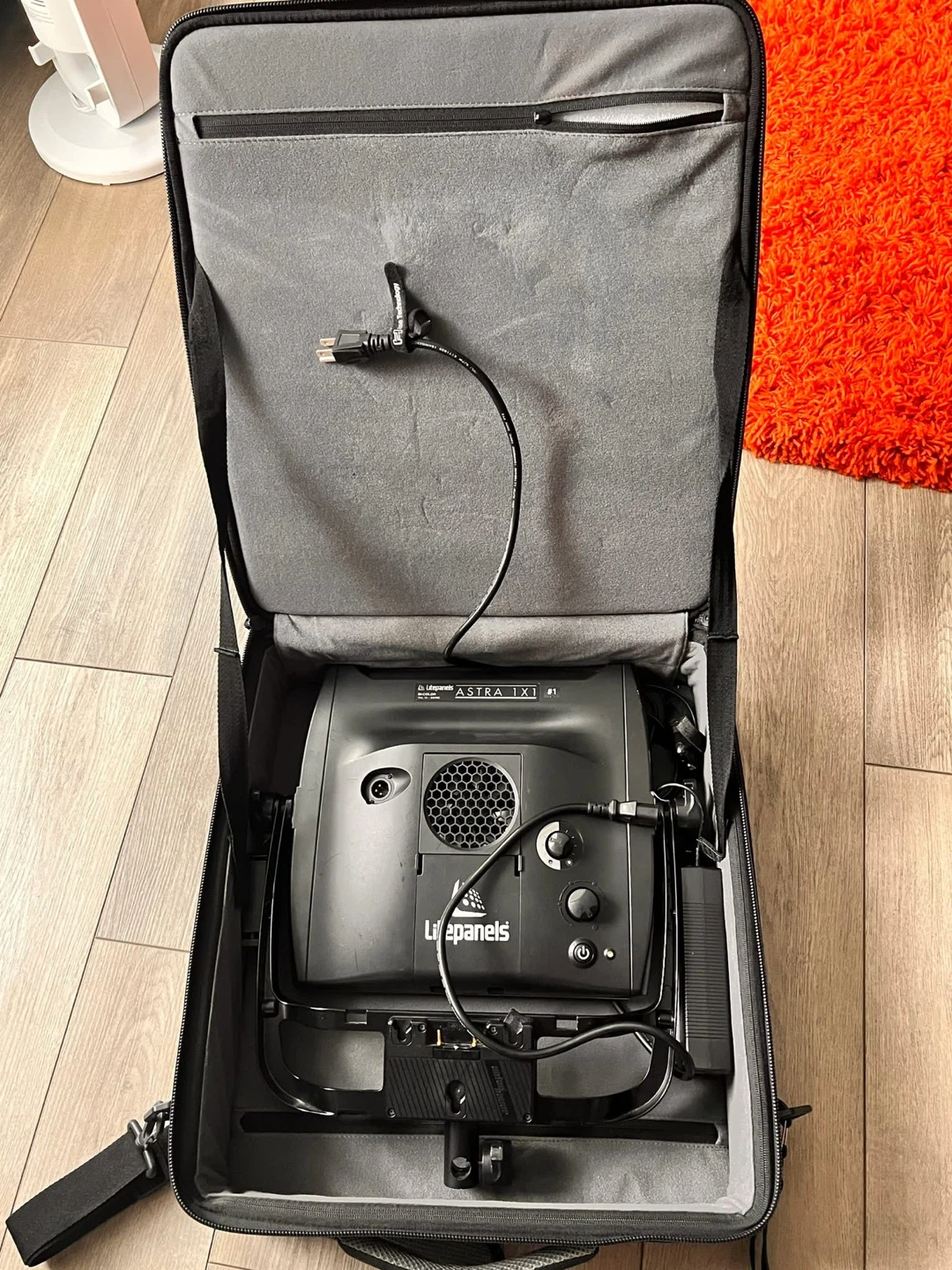 Litepanels Astra 1x1 LED Panel with Stand & Case - photo 2