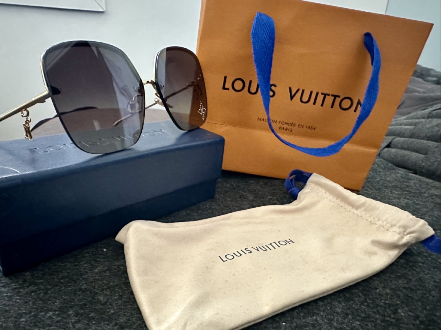 Louis Vuitton Sunglasses - Includes Box & Pouch