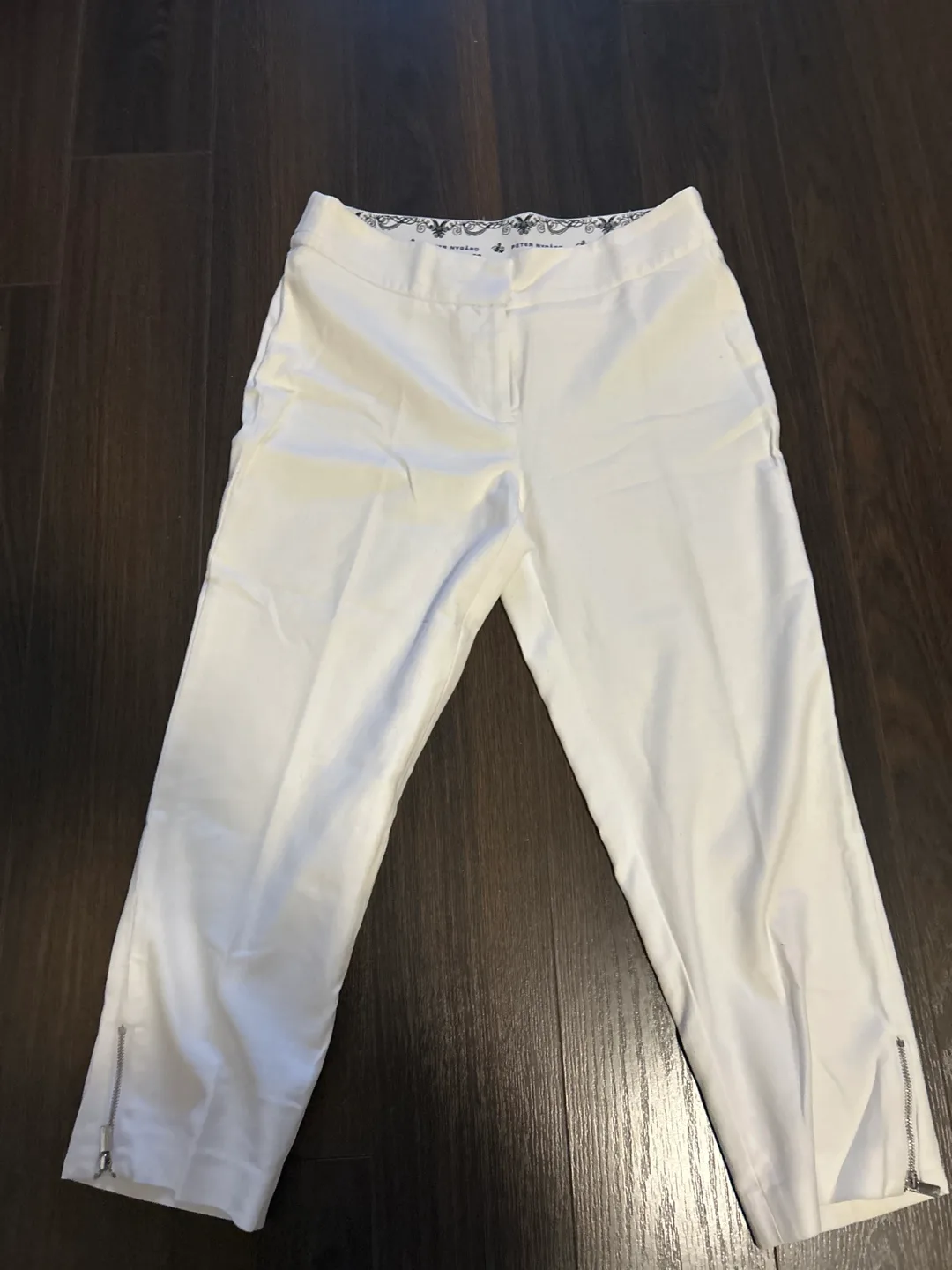 Peter Nygård White Capri Pants - Size 6 thumbnail