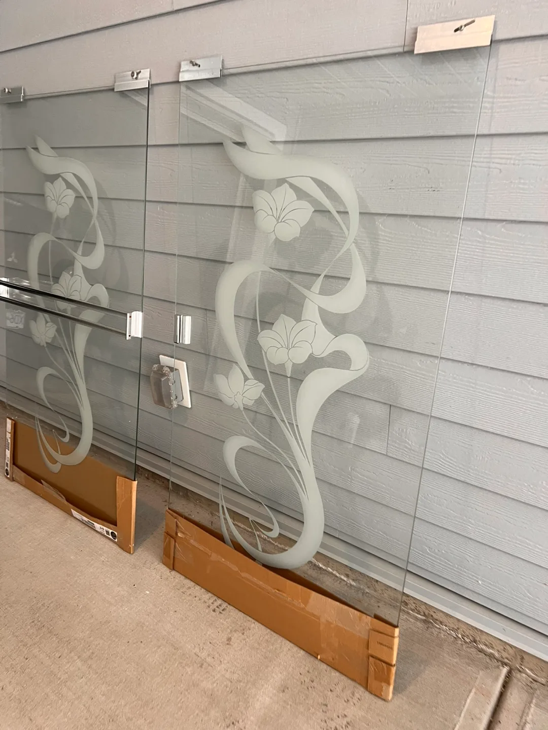 2 Glass Shower Doors thumbnail