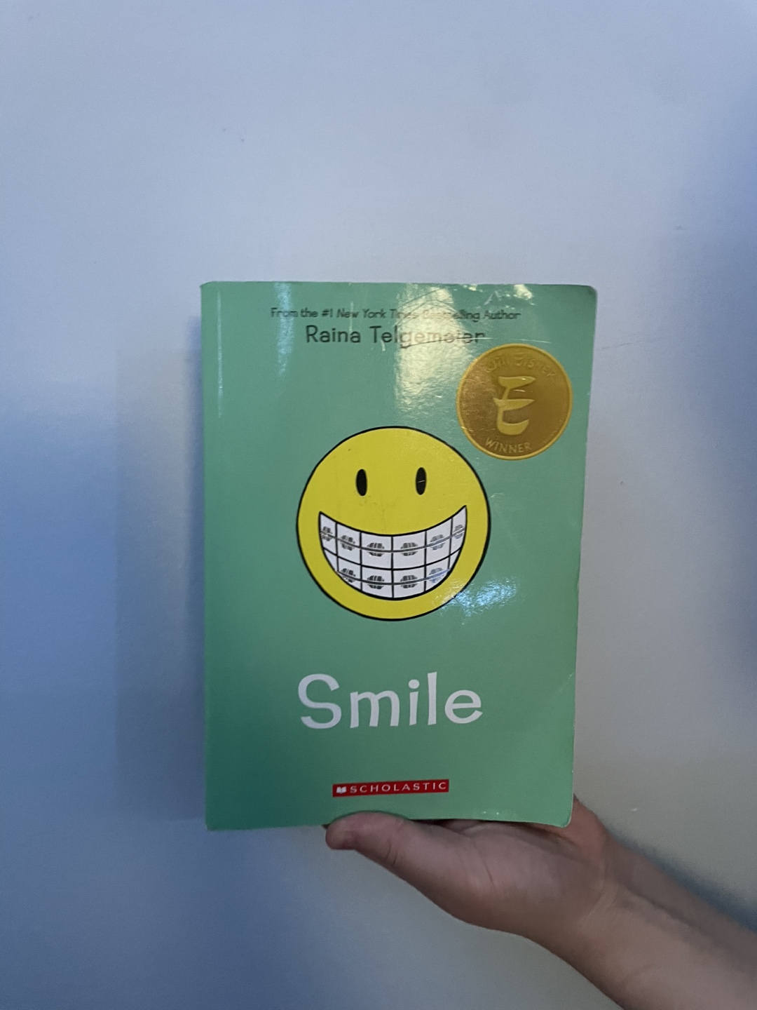 Raina Telgemeier Graphic Novel Set - photo 2