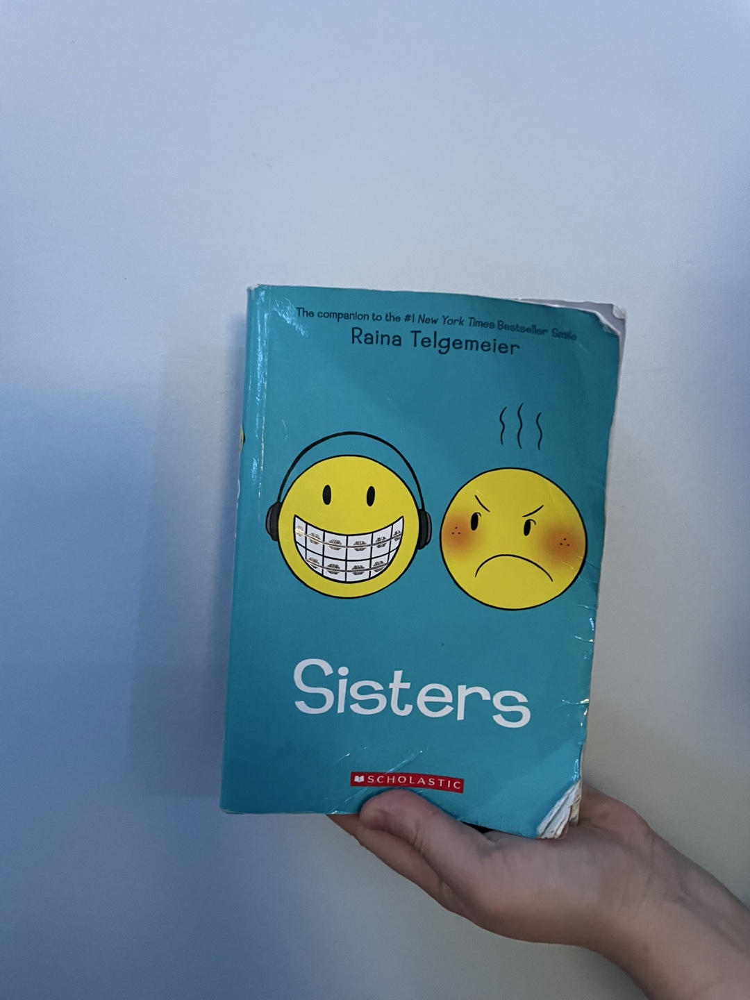 Raina Telgemeier Graphic Novel Set - photo 3