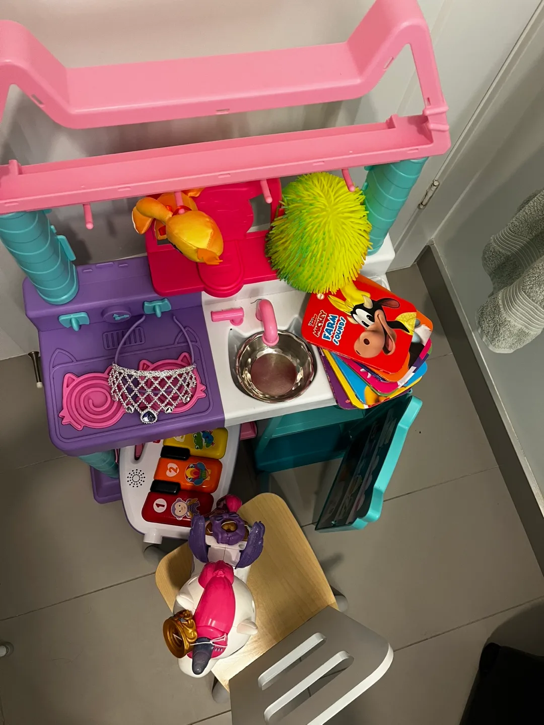 Kids Kitchen Playset with Accessories image indicator(4)
