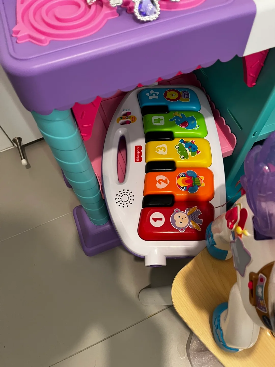 Kids Kitchen Playset with Accessories image indicator(7)