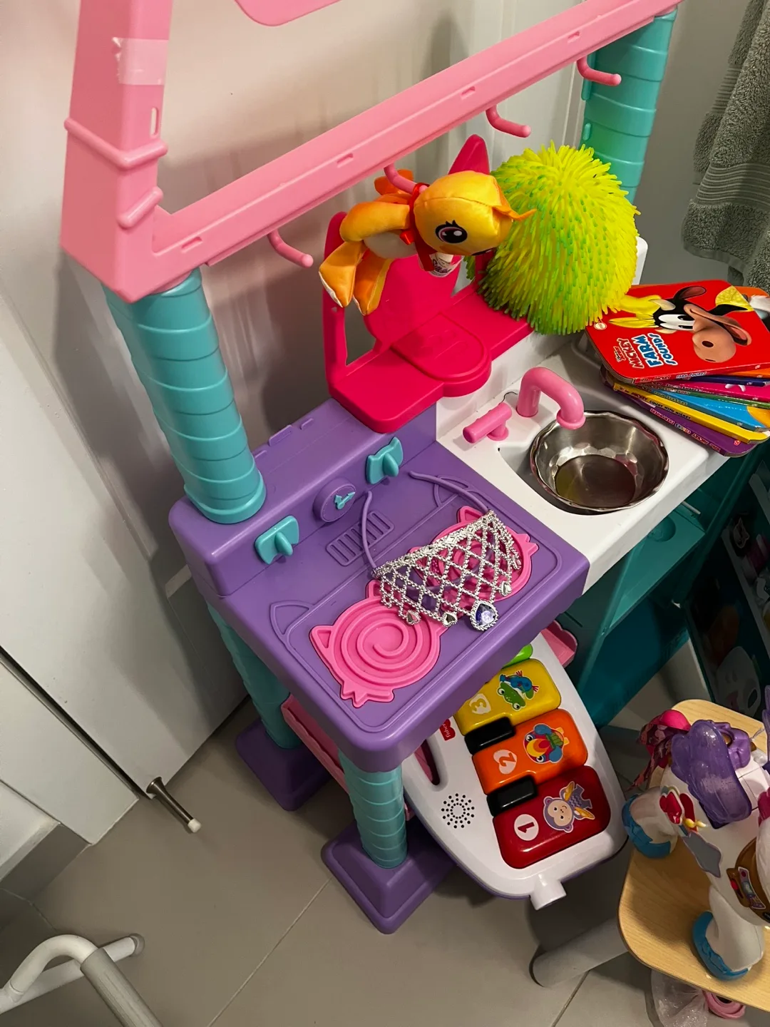 Kids Kitchen Playset with Accessories image indicator(8)