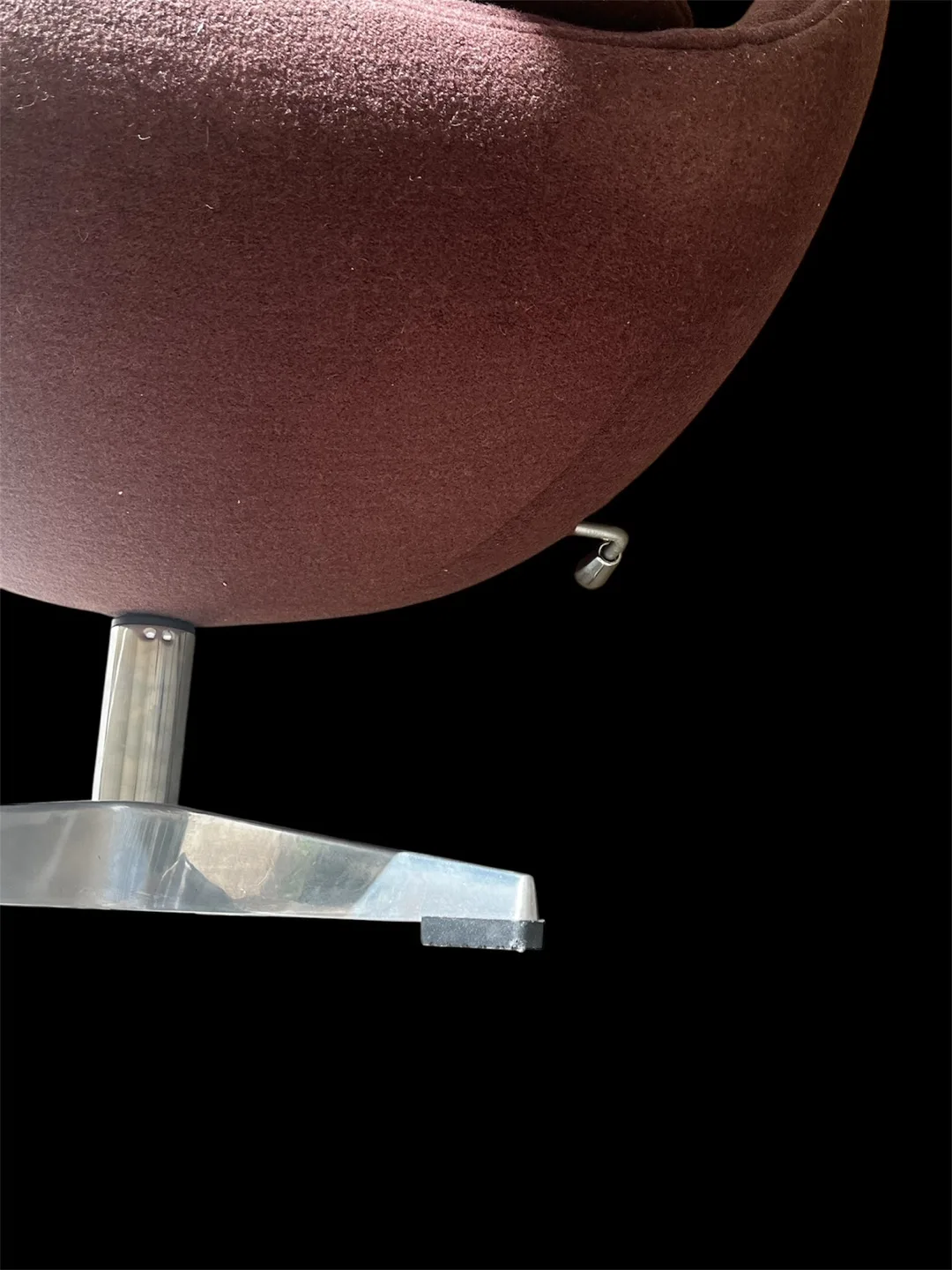 Arne Jacobsen Egg Chair - Brown image indicator(2)