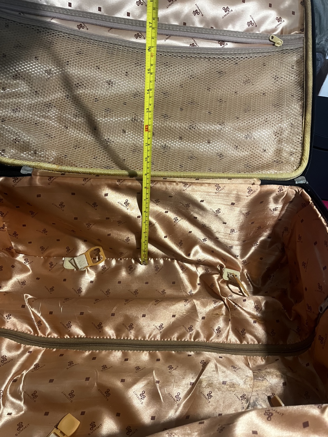 Summit Rolling Suitcase - 24 Inch - photo 4