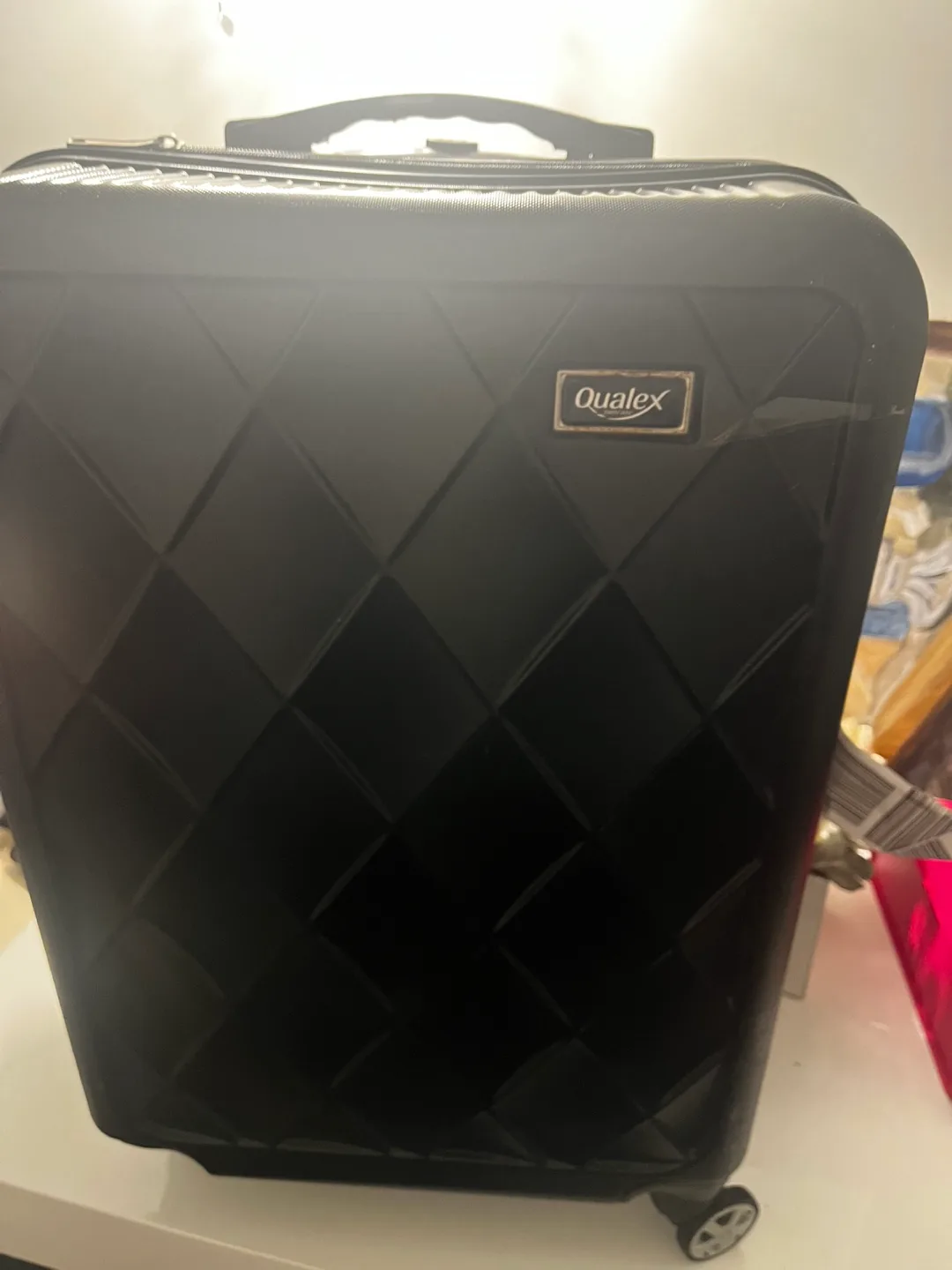 Black Hard Shell Suitcase image indicator(10)