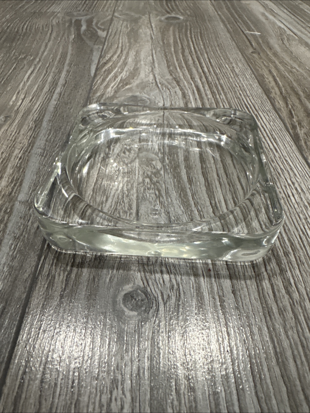 Glass cup holder