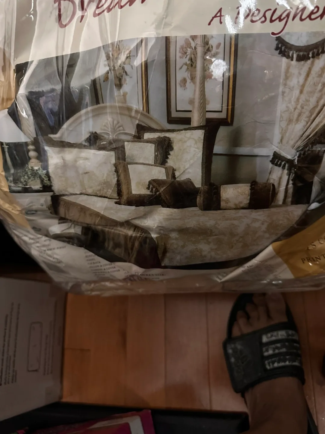 Dream Linens 23-Piece Comforter Set (Queen) image indicator(2)