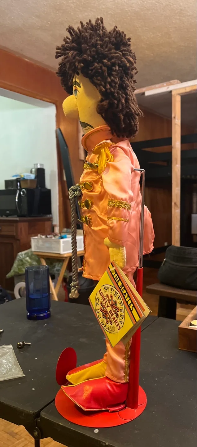 Applause Beatles Sgt. Pepper Doll and stand image indicator(2)