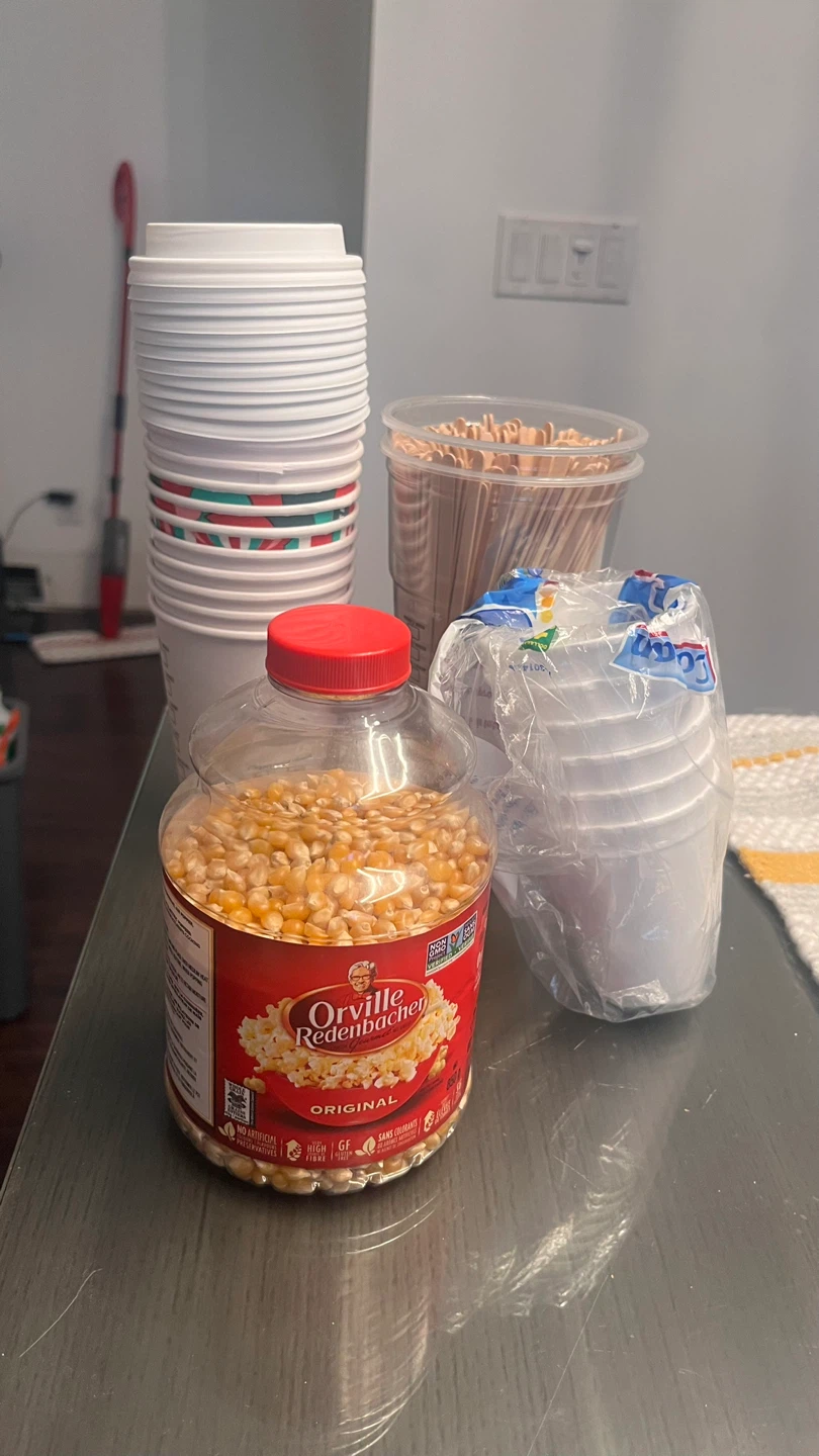 Free Coffee cups, popping corn, tooth picks, stirrers - photo 2