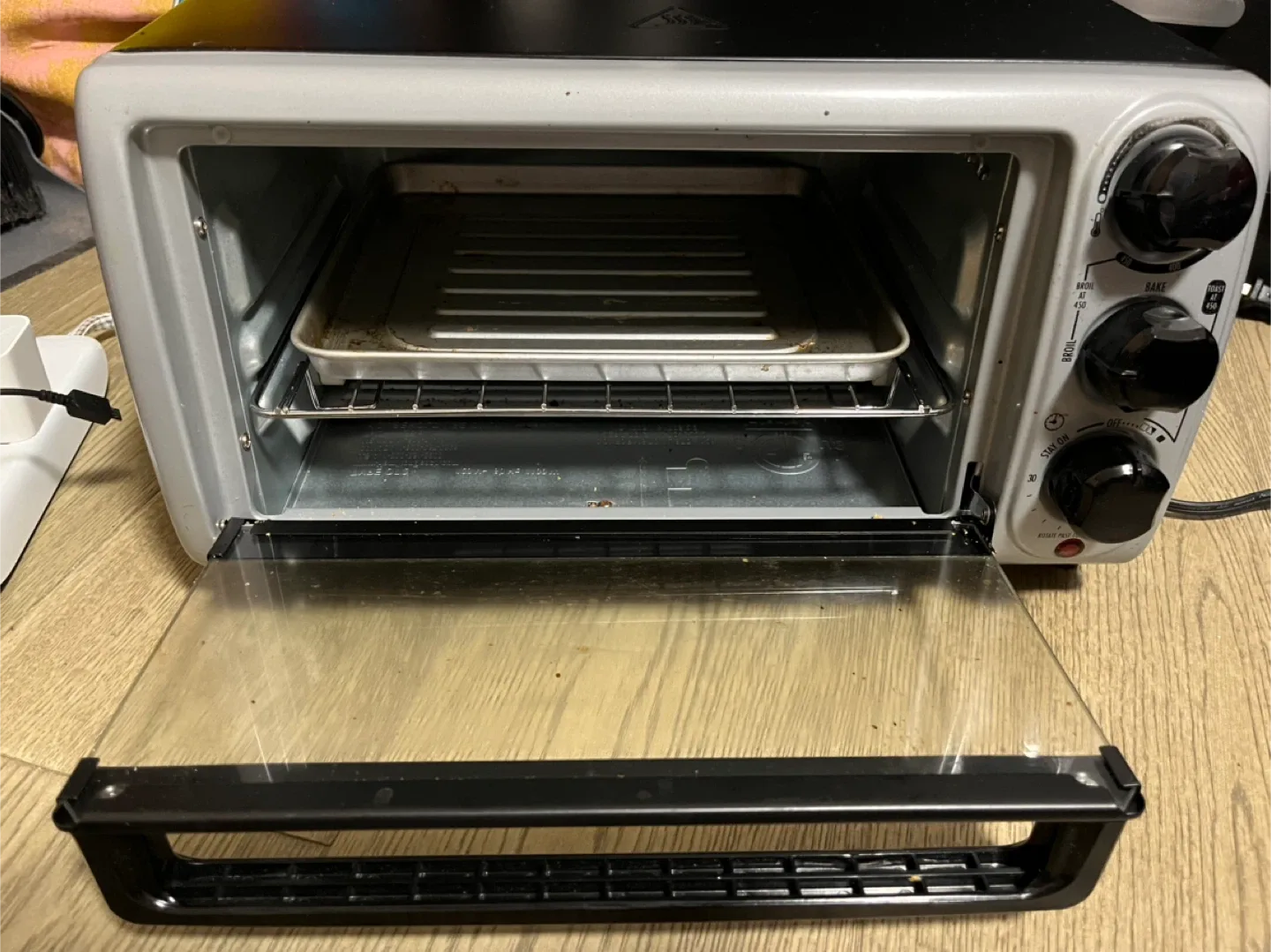 Proctor Silex Toaster Oven image indicator(2)