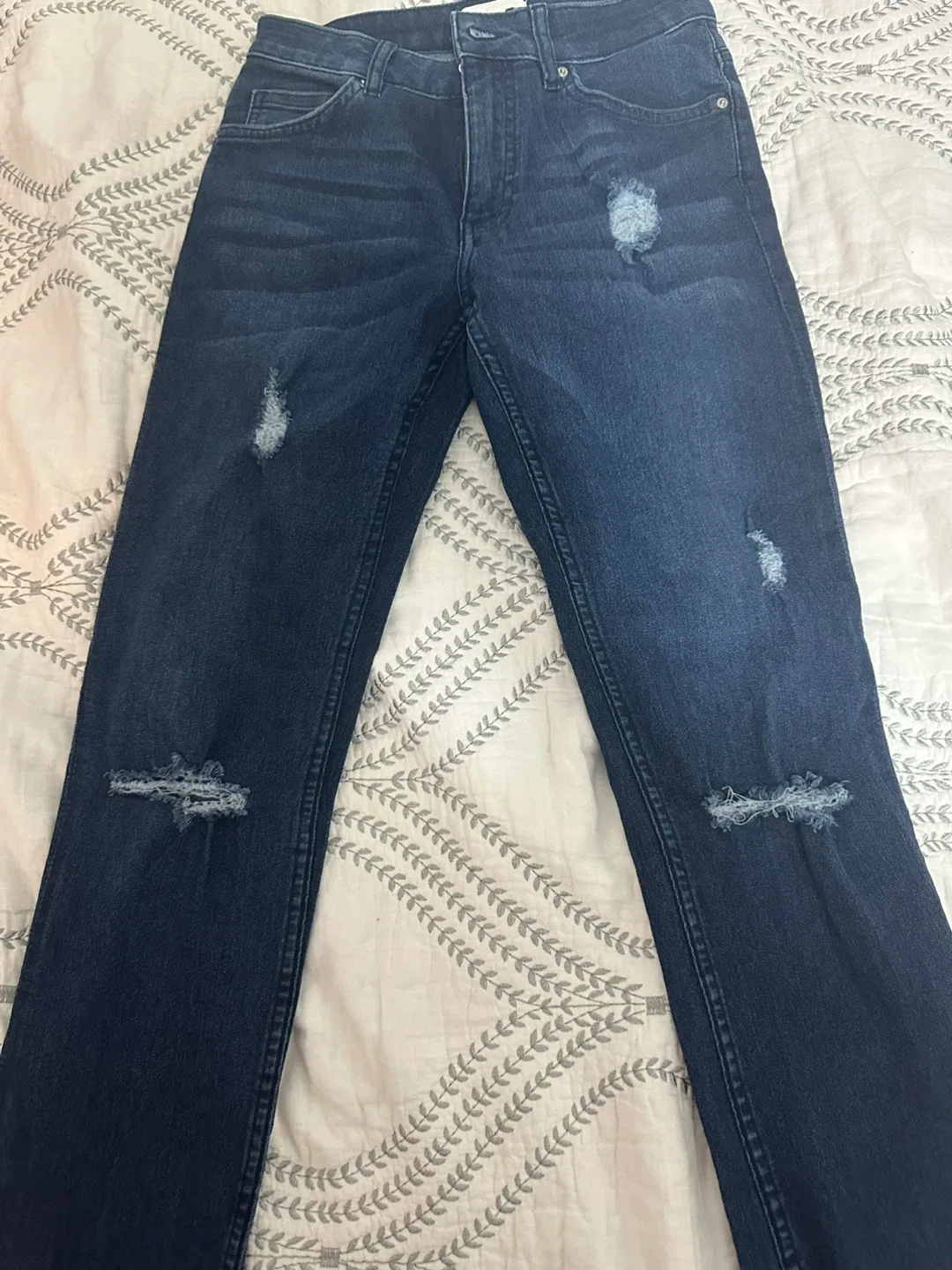 H&M Distressed Denim Jeans - Size 6 thumbnail