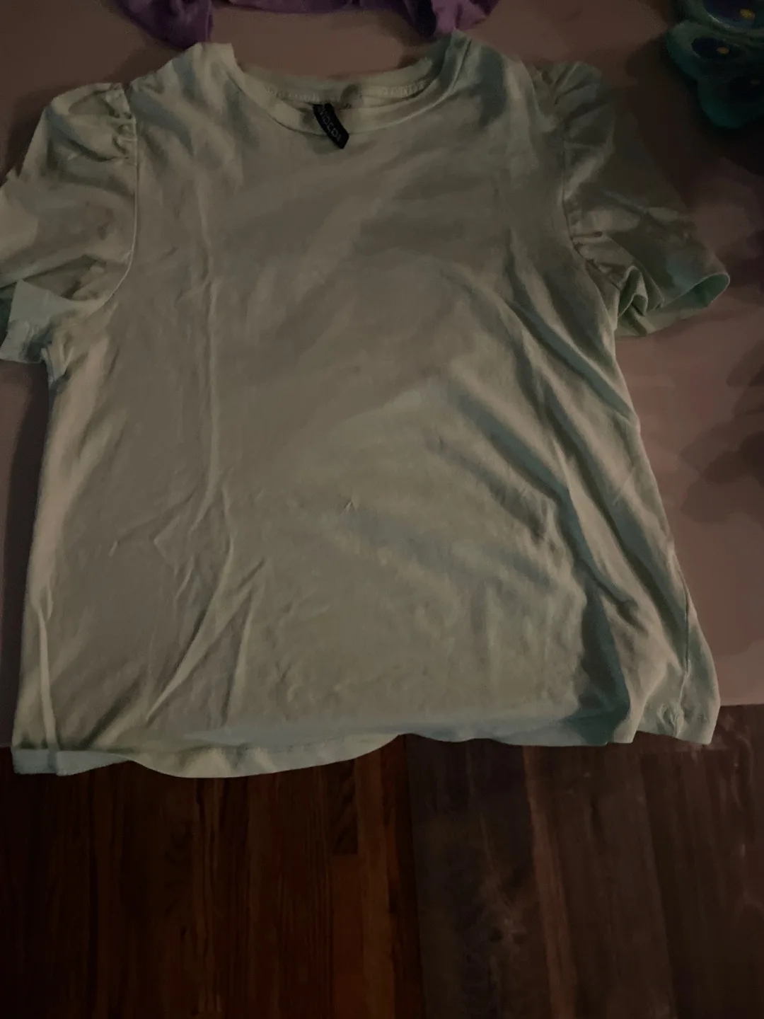 H&M Light Green T-Shirt image indicator(2)