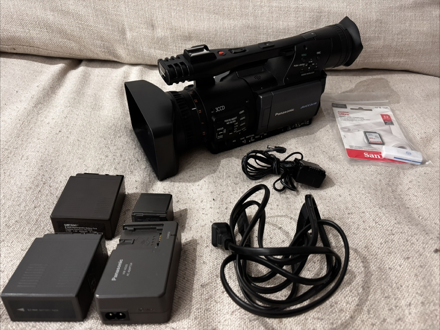 Panasonic AG-HMC150P – Kit complet – 1000 $