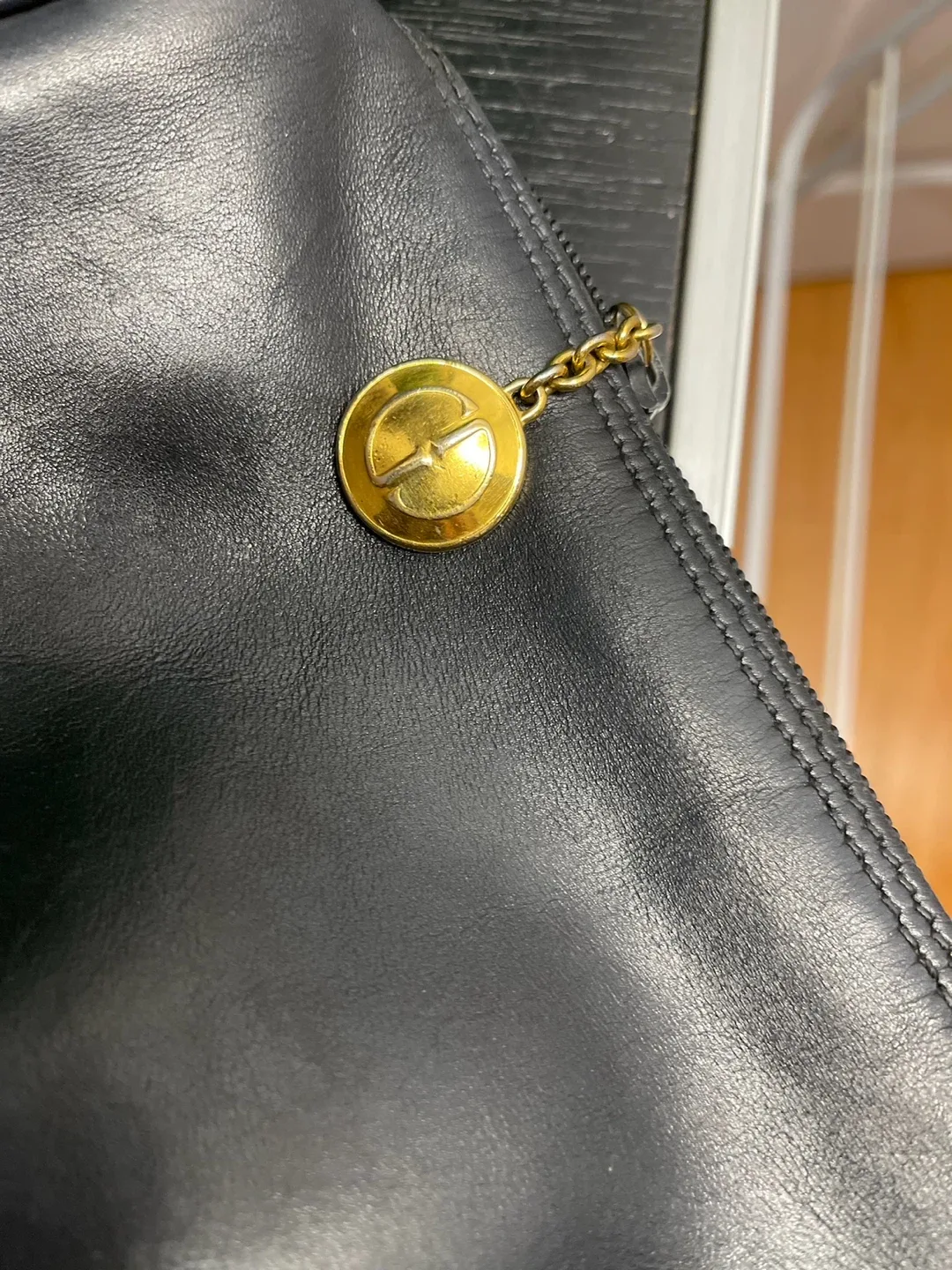 vintage Gucci authentic crossbody purse in great shape image indicator(3)