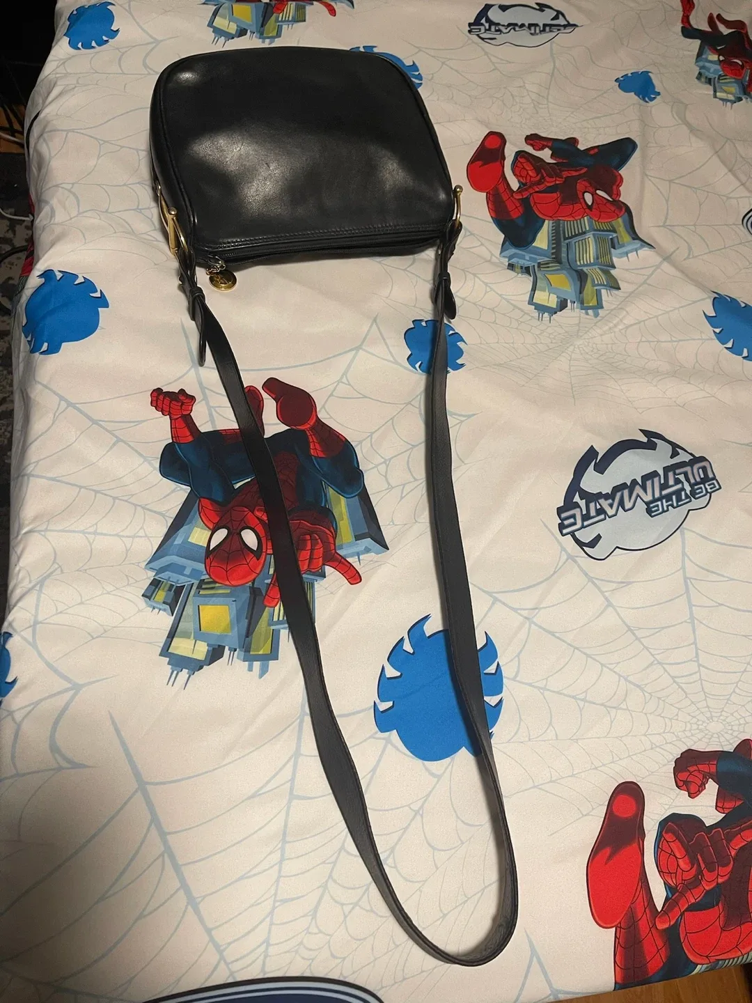 vintage Gucci authentic crossbody purse in great shape image indicator(6)