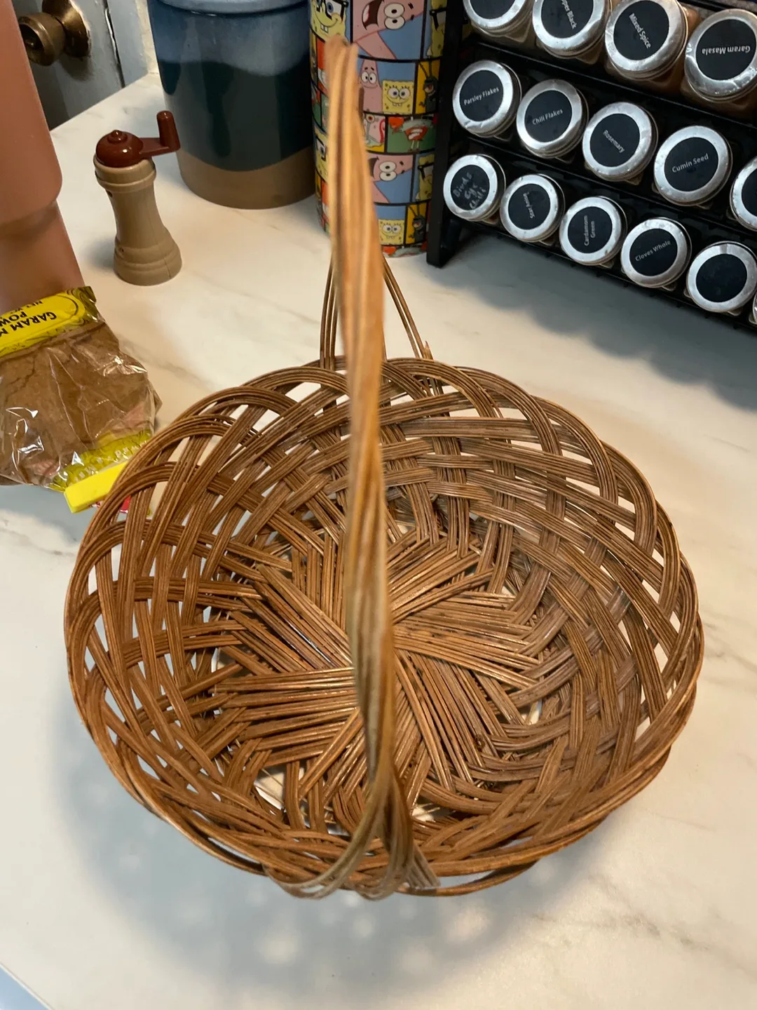Woven Wicker Basket with Handle image indicator(3)