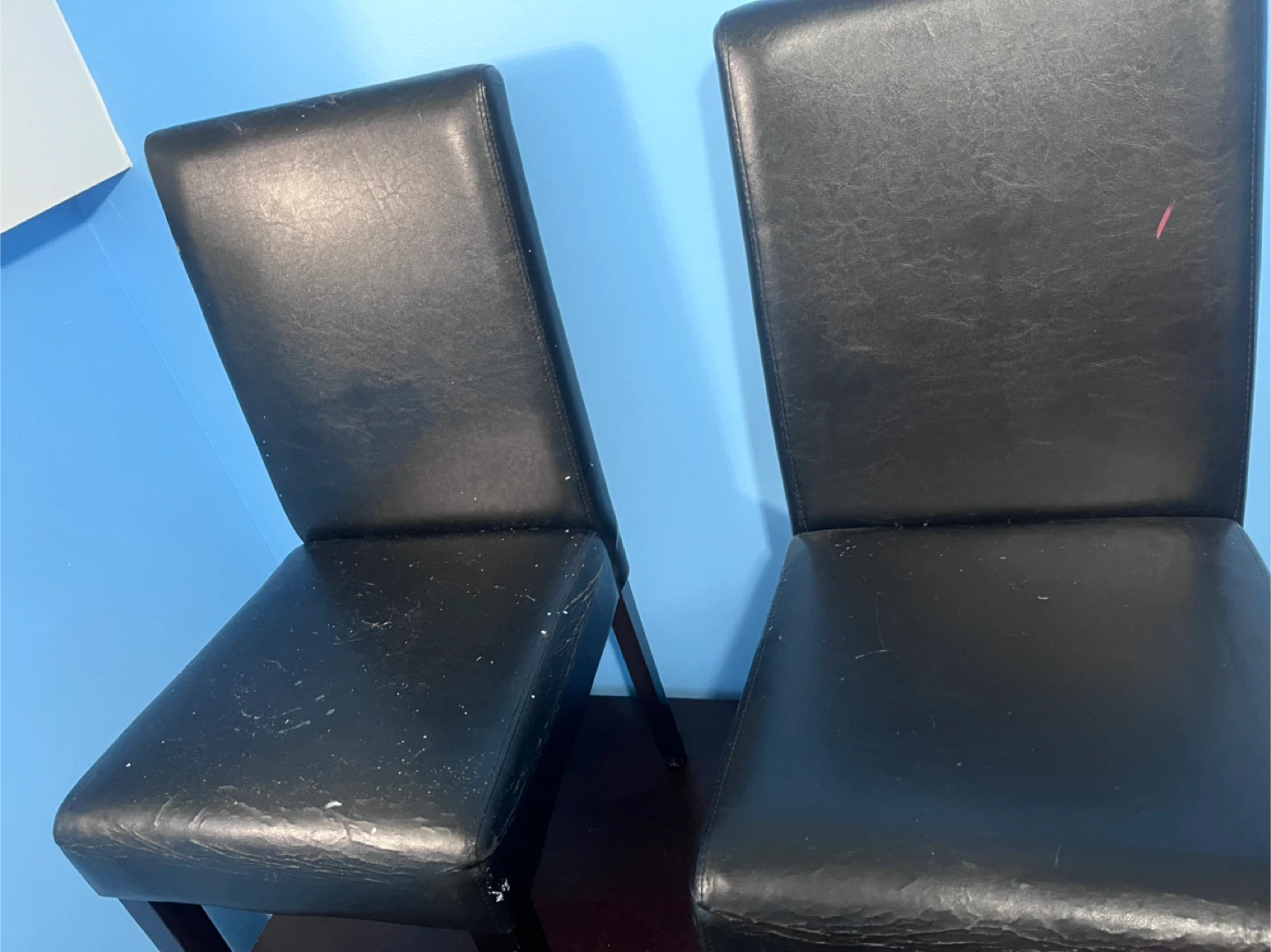 Dining Table with 4 Black Chairs and 3 table lamps - photo 3