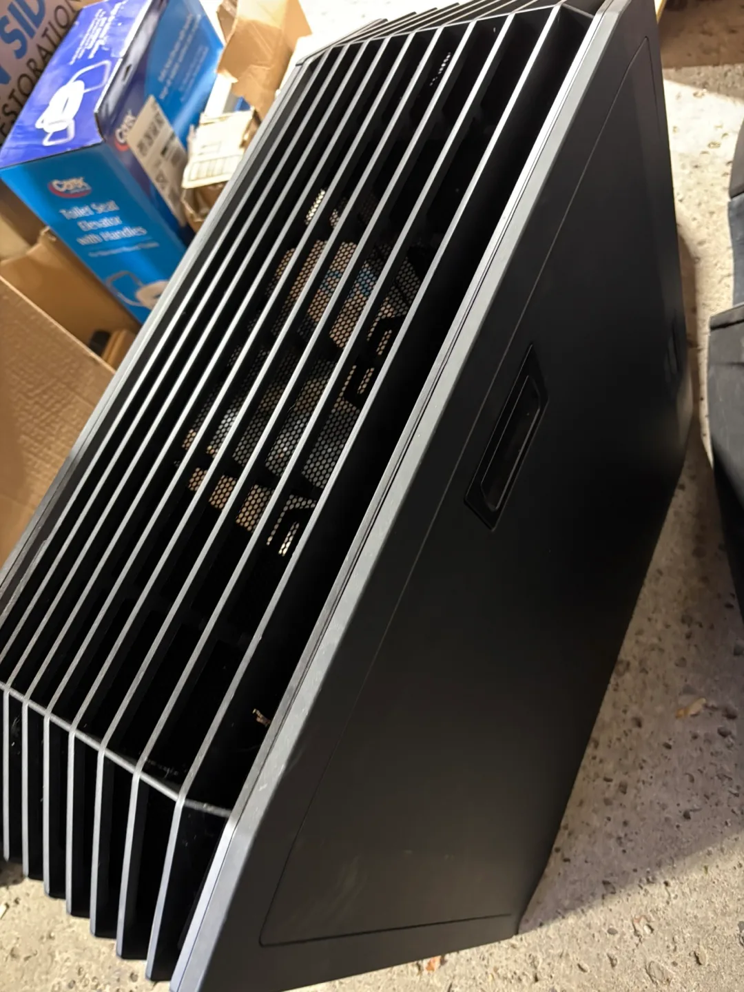 EVGA PC Computer Case - Black image indicator(3)