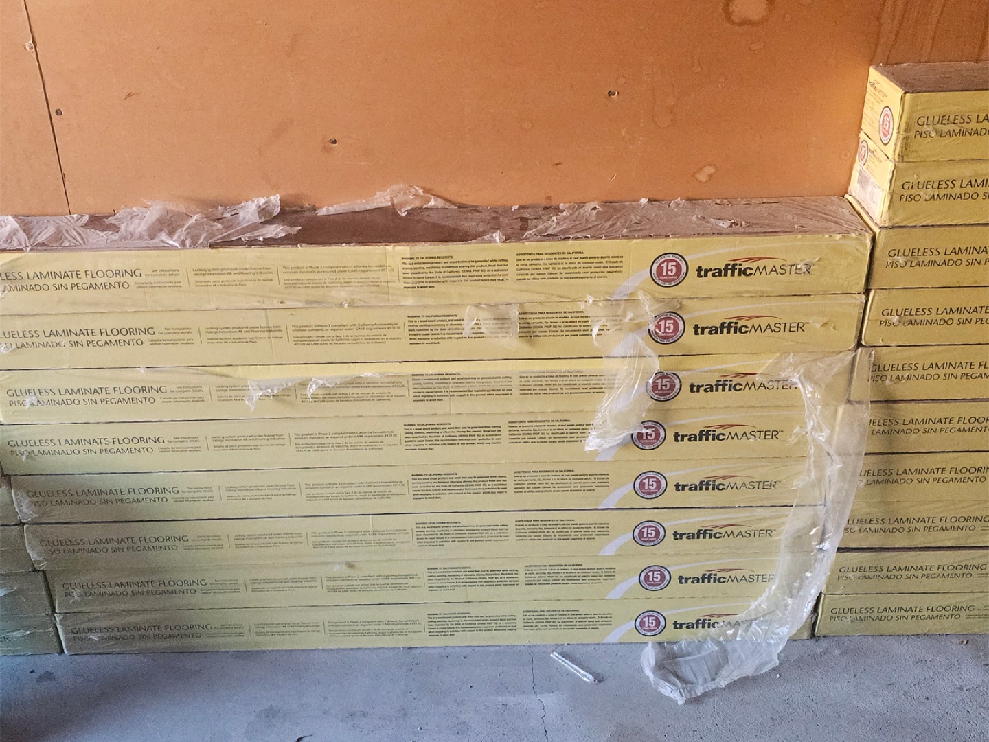 trafficMASTER Raintree Acacia Laminate Flooring (8 pieces)