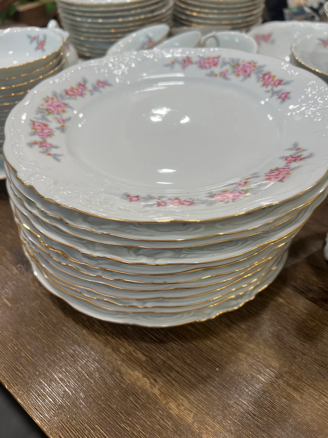 Vintage China Set with Floral Design image indicator(5)
