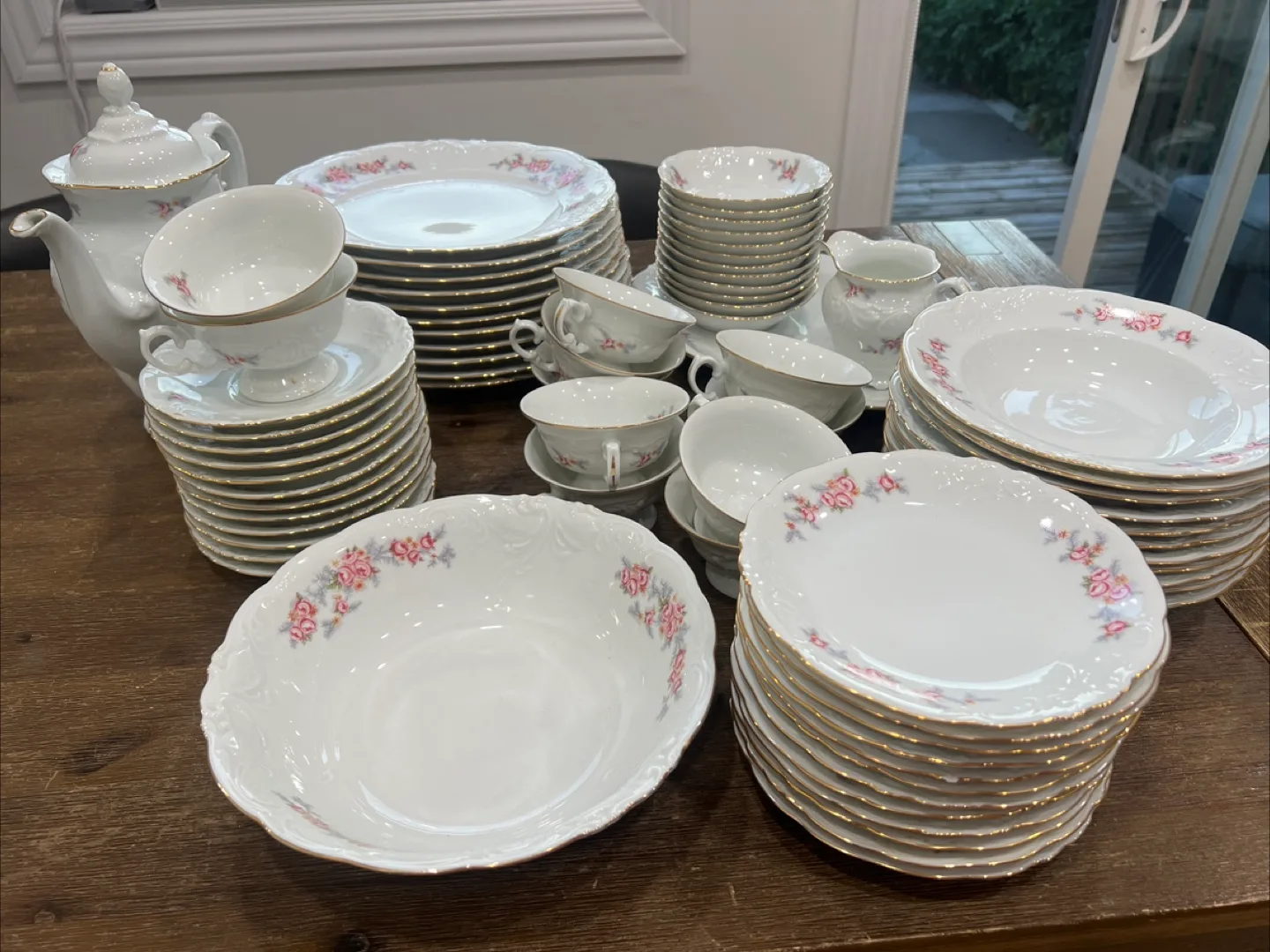 Vintage China Set with Floral Design image indicator(2)